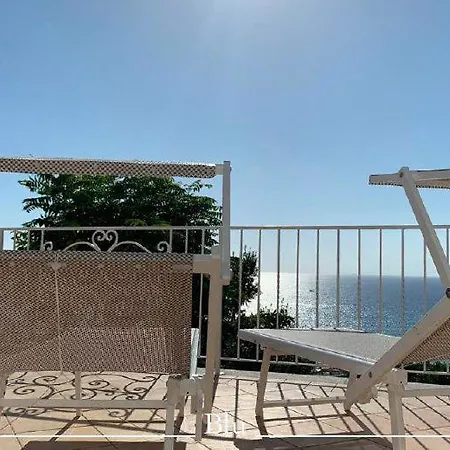 Forio Sleeps 4 With Pool Air Con And Wifi